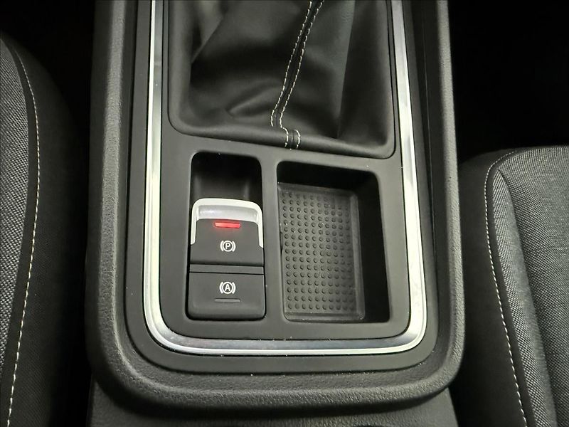 Seat Ateca 1,5   TSI 110kW,STYLE,SERVISKA - fotka 25 z 29