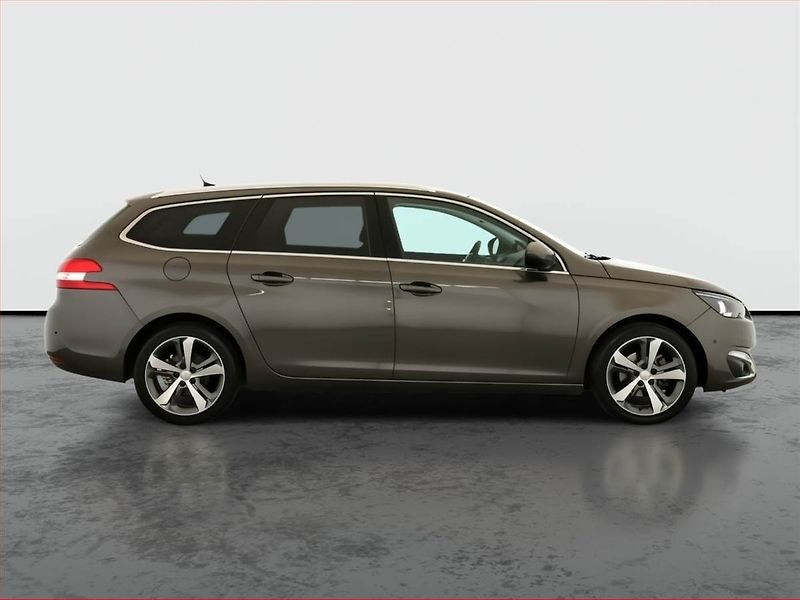 Peugeot 308 (2015) 1.2 e-THP, Serv.kniha, Navi - fotka 6 z 19