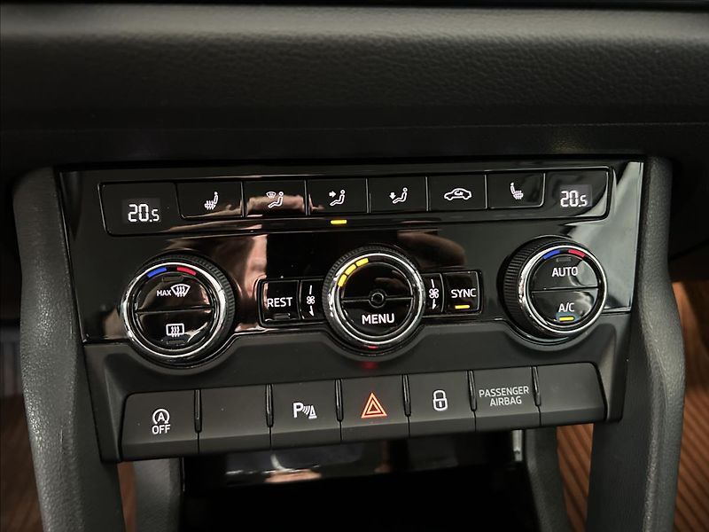 Škoda Kodiaq 1,4   TSI 110kW,SERVISKA,4x4 - fotka 23 z 33