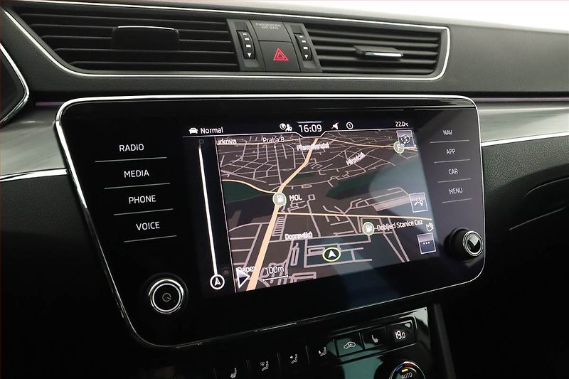 Škoda Superb (2021) 2.0 TDI - fotka 13 z 19