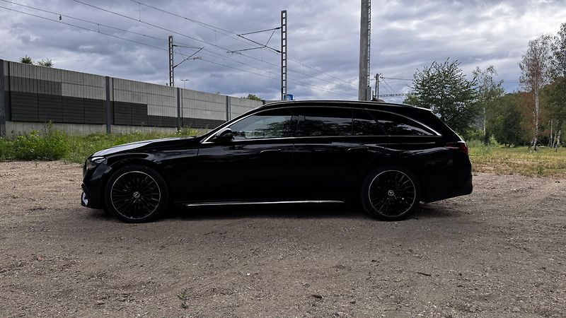 Mercedes-Benz Třídy E (2024) E220d, AMG, ZÁRUKA, PANORAMA - fotka 4 z 20