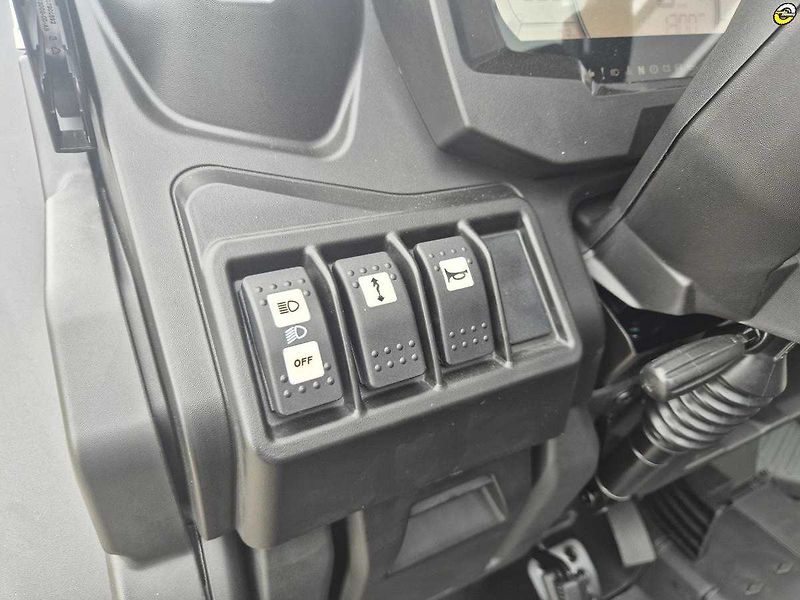Can-Am Traxter HD 10 XMR INT (2025) Traxter HD10 XMR, MY2025 - fotka 18 z 52
