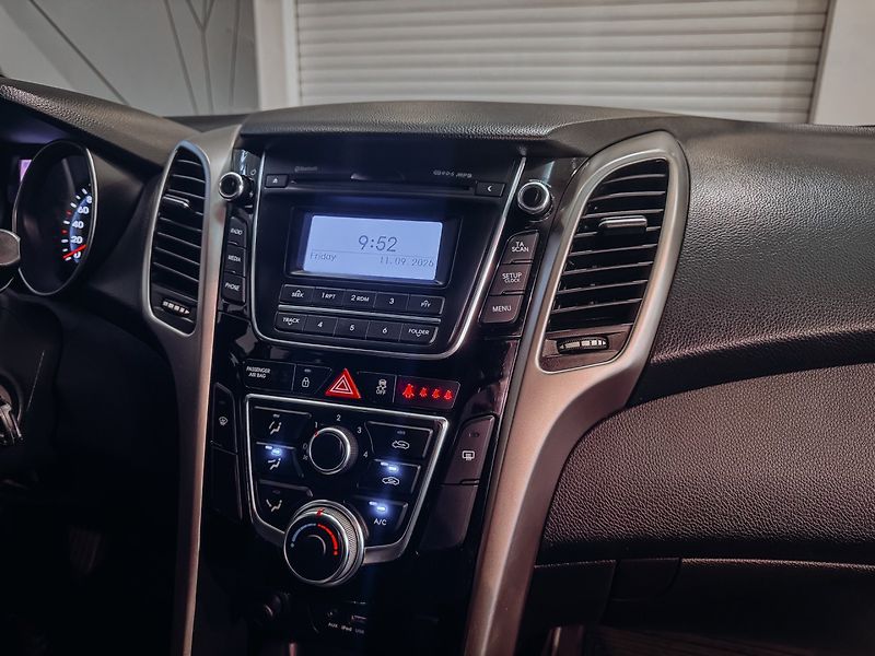 Hyundai i30 1.6CRDi 81kW - fotka 21 z 27