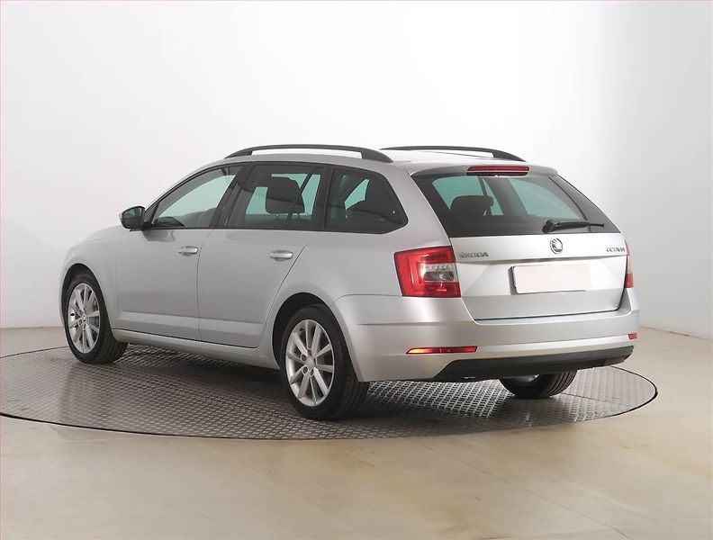 Škoda Octavia (2017) 1.6 TDI, Tempomat - fotka 4 z 17