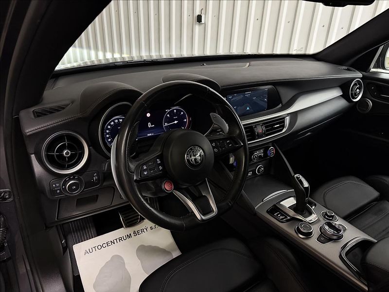 Alfa Romeo Stelvio VELOCE 154kW Q4 H&K LED R21 - fotka 15 z 41