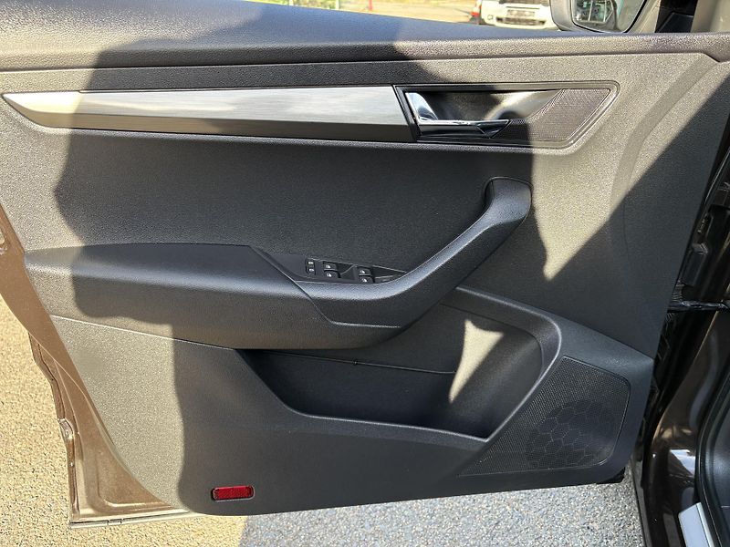 Škoda Karoq (2019) 1,0 TSI AMBITION PĚKNÝ VŮZ - fotka 13 z 27