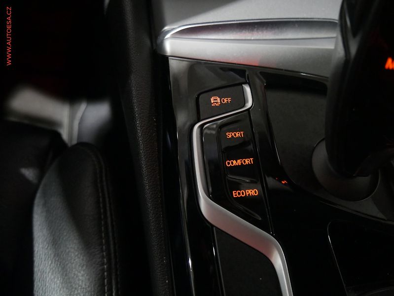 BMW Řada 5 (2017) 2.0d 520xd, AT, LED, panor - fotka 20 z 24