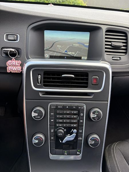 Volvo V60 (2014) - fotka 28 z 34