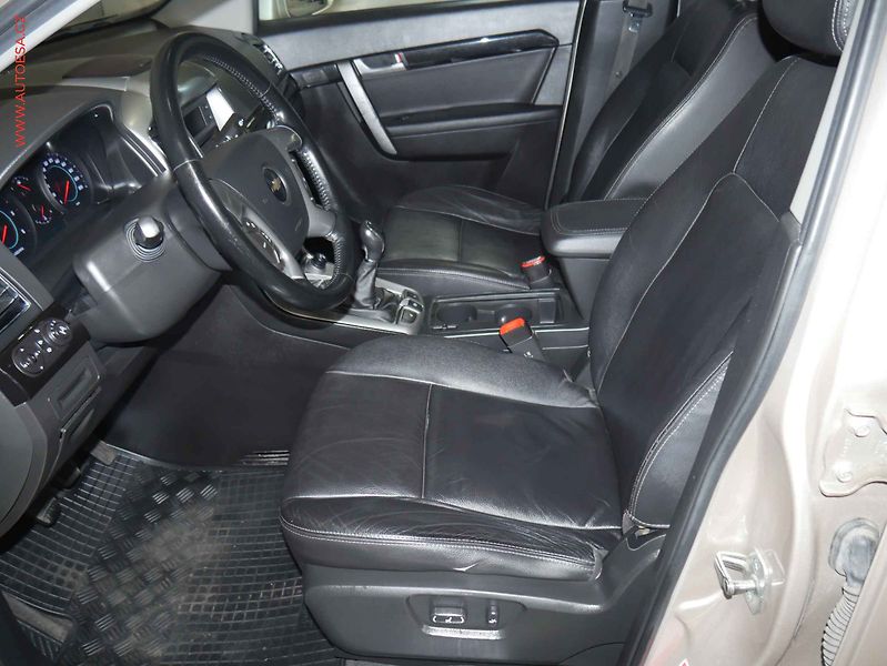 Chevrolet Captiva (2012) 2.2 CDTi 4x4, ČR, servis - fotka 9 z 22