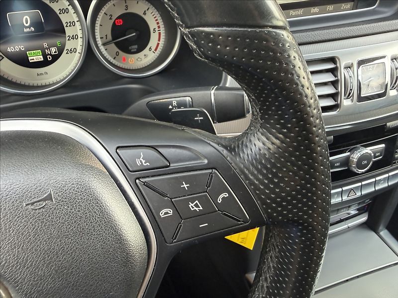 Mercedes-Benz Třídy E E 300de Hybrid Vzduch - fotka 16 z 17