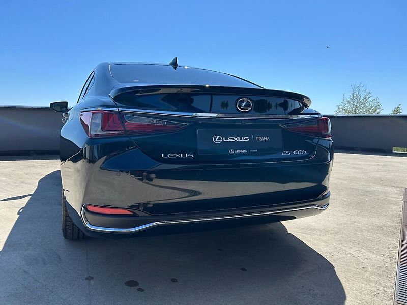 Lexus ES 300h 300h 2.5 HEV PRESTIGE TOP - fotka 4 z 15