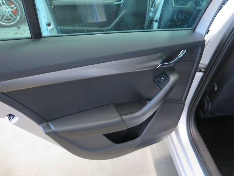 Škoda Octavia (2020) 2.0TDI,DSG,kamera,klim,navi - fotka 18 z 27