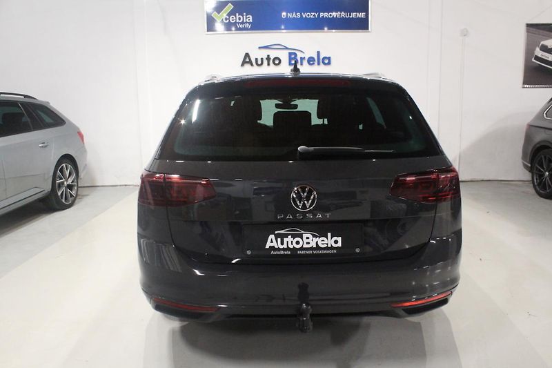 Volkswagen Passat (2021) 2.0TDI DSG Info display Matrix - fotka 11 z 43