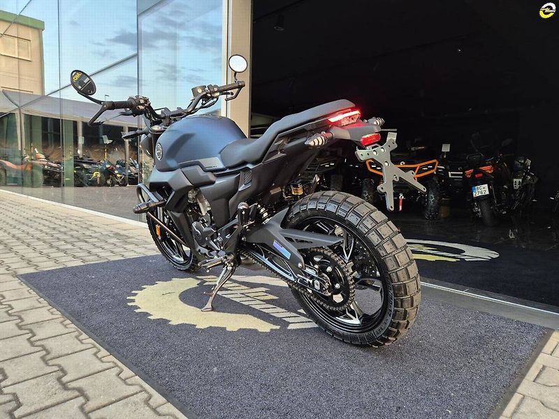 Zontes 125 G1 (2026) Scrambler litá kola - fotka 6 z 17