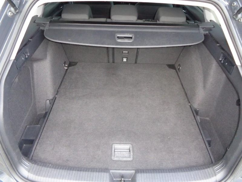 Volkswagen Golf Wa 2.0 Life DT110 TDID7F 2.0 T - fotka 26 z 28