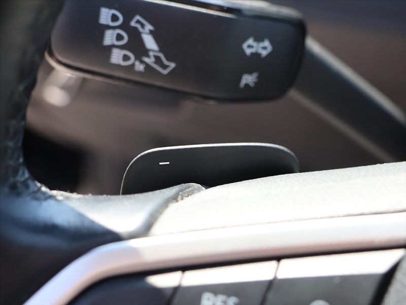 Volkswagen Passat 2,0 TDI 110kW DSG Elegance - fotka 24 z 39