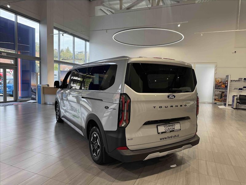 Ford Tourneo 2,5 Duratec Hybrid (PHEV)  Cus - fotka 5 z 17