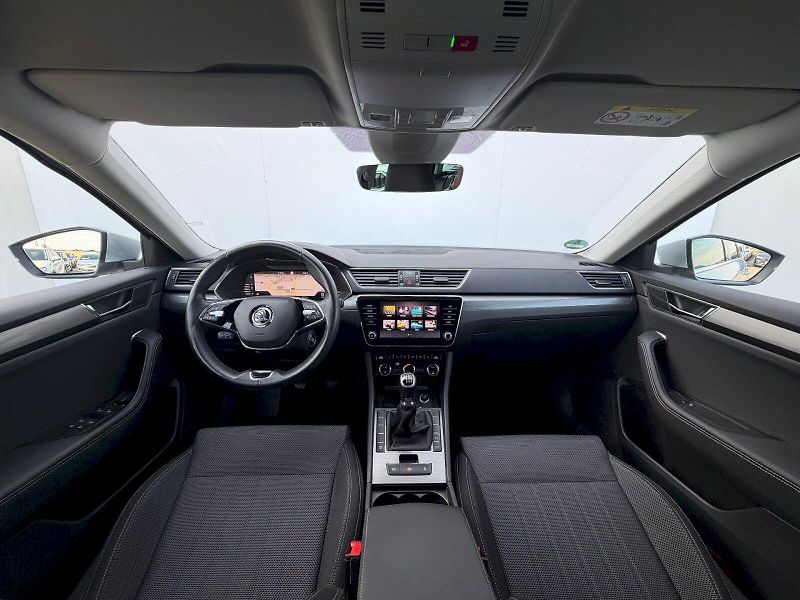 Škoda Superb (2023) 2.0 TDI 110kW Style Matrix Man - fotka 9 z 34