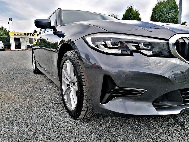 BMW Řada 3 (2022) 2.0 318IA 115kW Kůže - fotka 34 z 36