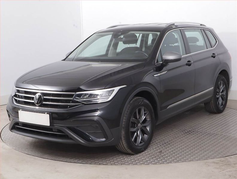 Volkswagen Tiguan Allspace (2022) Life 2.0 TDI - fotka 2 z 17