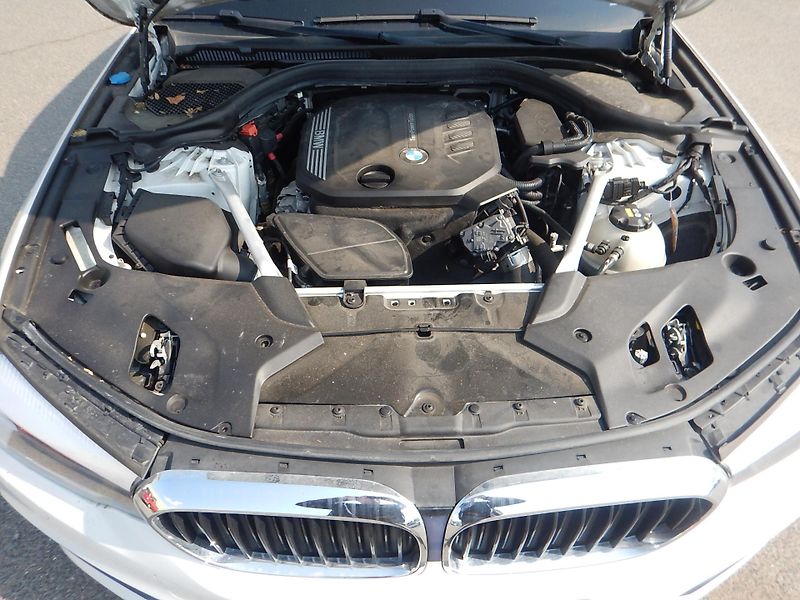 BMW Řada 5 520D XDRIVE - fotka 22 z 26