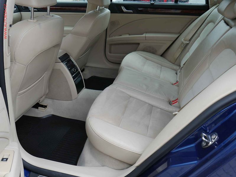 Škoda Superb (2010) 3.6 FSi 4x4, ČR, Exclusive - fotka 10 z 21