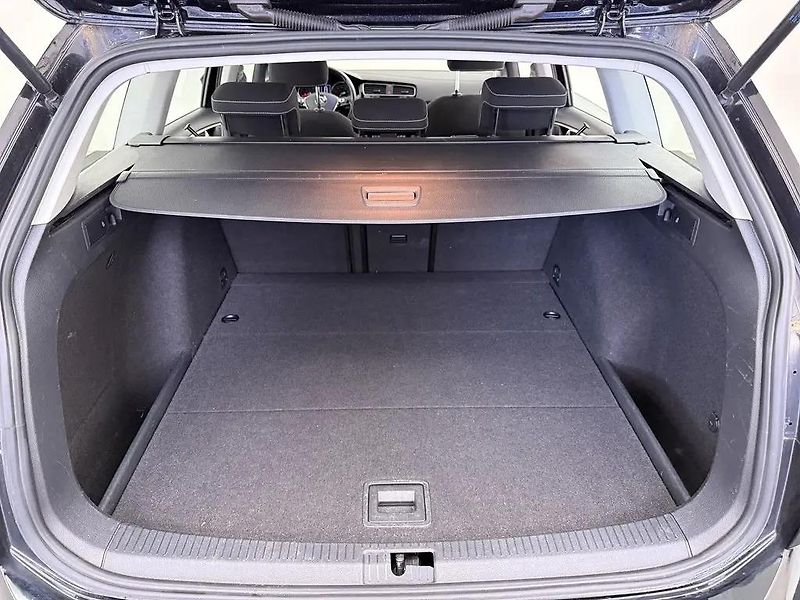 Volkswagen Golf 1.4TSI DSG Highline ACC 1.Maj  - fotka 10 z 11