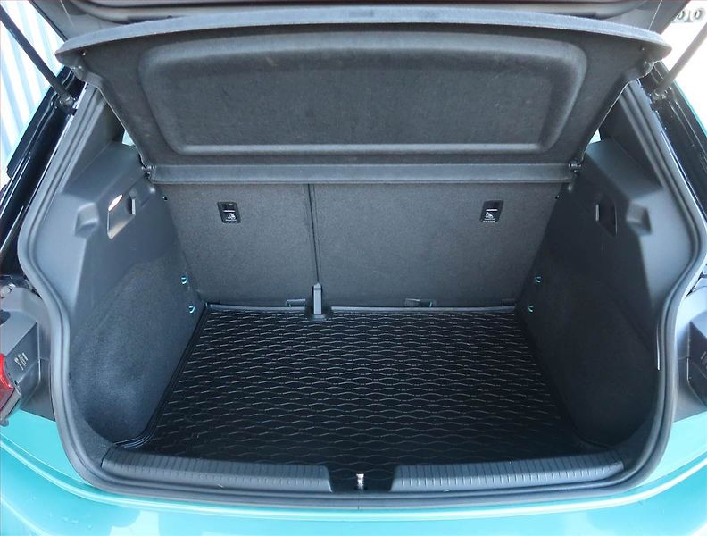 Volkswagen ID.3 (2020) Pro Perf. (62 kWh), SoH 87% - fotka 14 z 22
