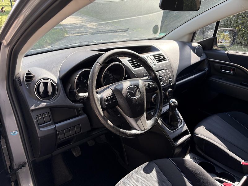 Mazda 5 2.0 Center-Line - fotka 25 z 31
