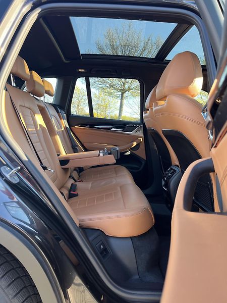 BMW iX3 (2021) /210kW - fotka 21 z 38