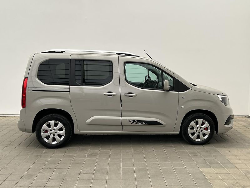 Opel Combo 1.5 CDTI Smile 7 Míst - fotka 6 z 29