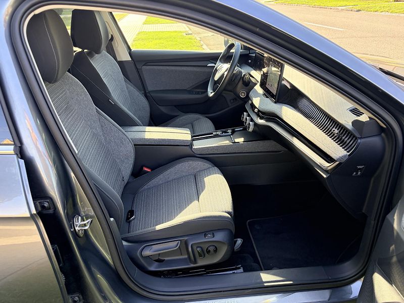 Škoda Superb SELECTION 2.0TDI 110KW DSG LED - fotka 67 z 68