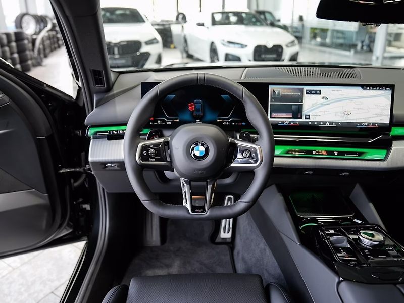 BMW Řada 5 520d xDrive M-Sport H/K ACC Ta - fotka 13 z 21