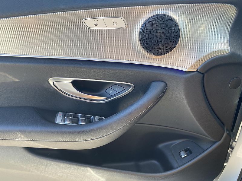 Mercedes-Benz Třídy E E 220 d Avantgarde - fotka 21 z 26