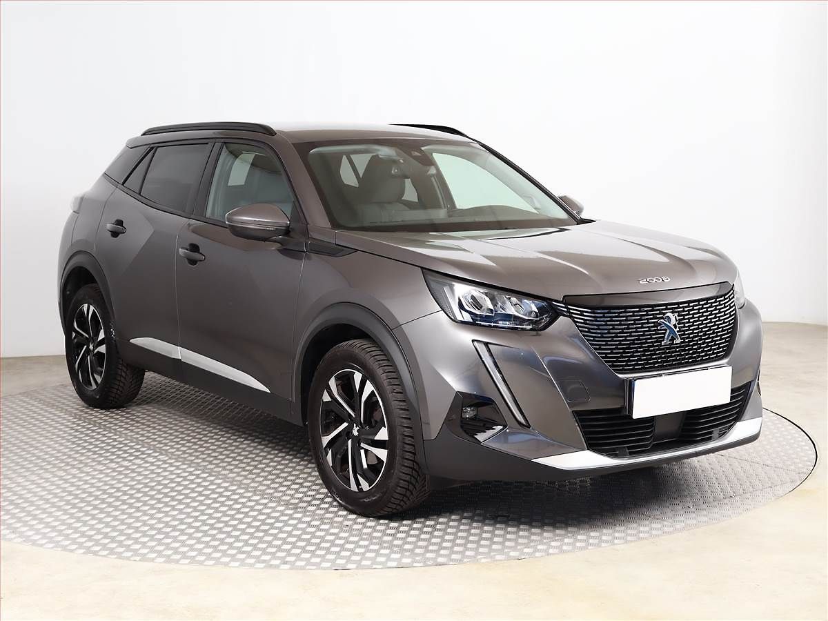 Peugeot 2008 1.2 PureTech, ČR,1.maj