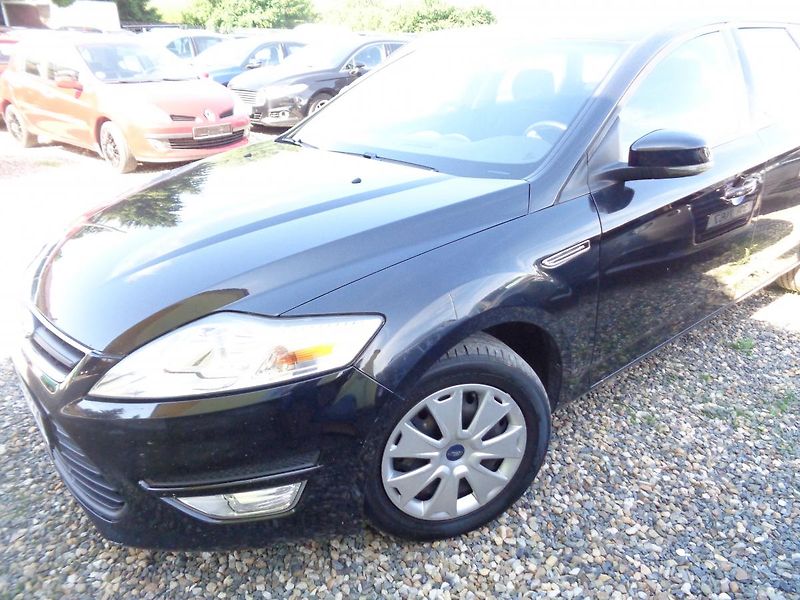 Ford Mondeo 2,0 - fotka 2 z 11