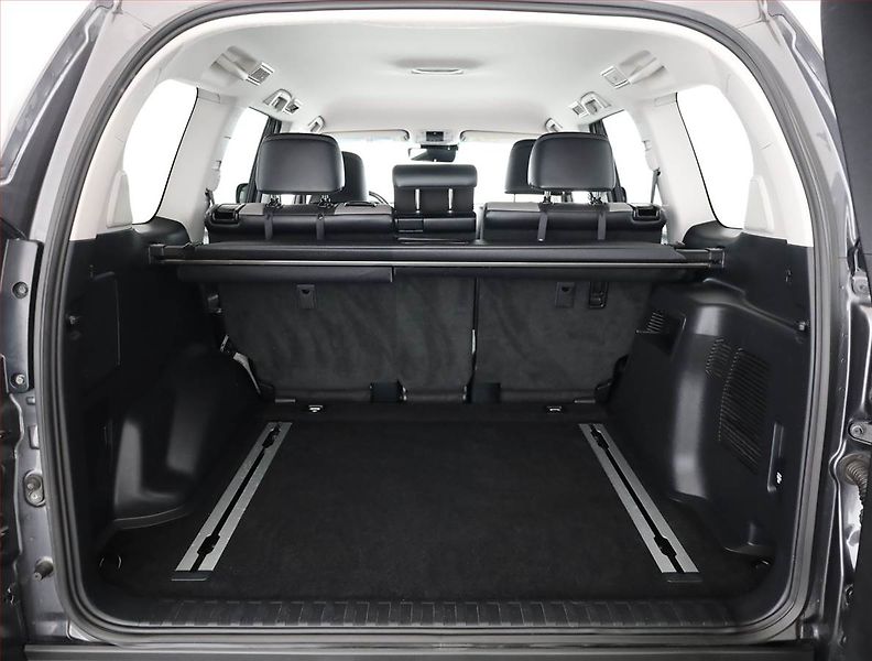 Toyota Land Cruiser (2023) 2.8 D-4D - fotka 19 z 20