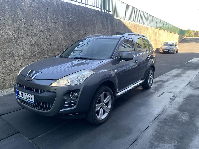 Peugeot 4007 (2009) - fotka 1 z 7