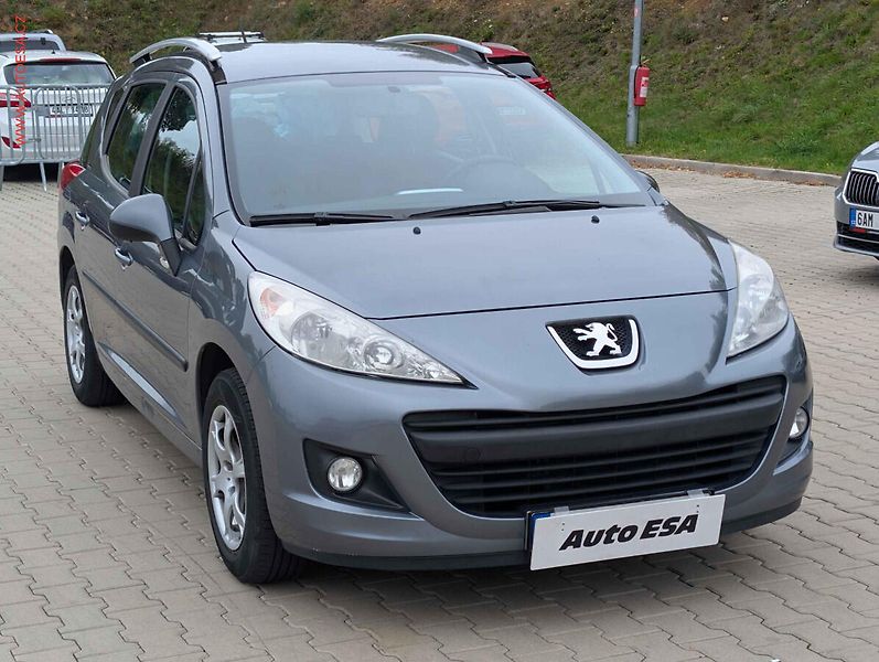 Peugeot 207 (2009) 1.4 i, 1.maj,ČR, Klima - fotografie inzerátu