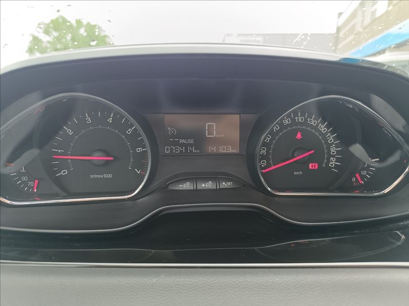 Peugeot 208 1,2 VTi STÁLE U NÁS - fotka 11 z 19