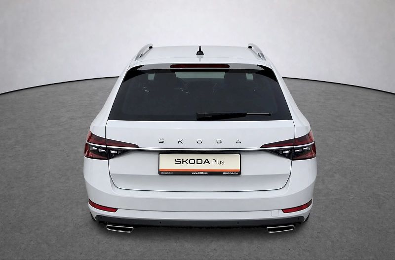 Škoda Superb (2023) Combi L&K 2,0 Tsi 206 Kw 4x4 D - fotka 40 z 43