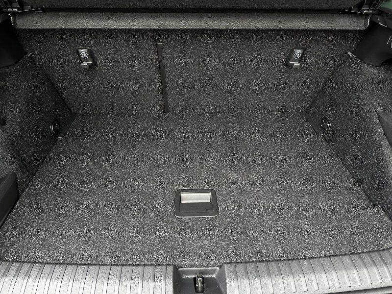 Škoda Kamiq 1.5TSi DSG Monte Carlo V.Cockp - fotka 44 z 48