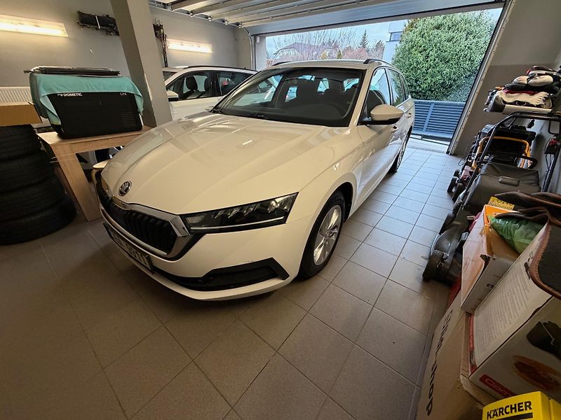 Škoda Octavia 2.0 TDI / 85kW / Amb. ČR - fotka 4 z 19