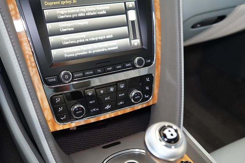 Bentley Continental GTC Mulliner, Masáže, Ventilace - fotka 32 z 52