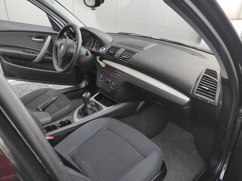 BMW Řada 1 118D - ZACHOVALÝ - fotka 12 z 17