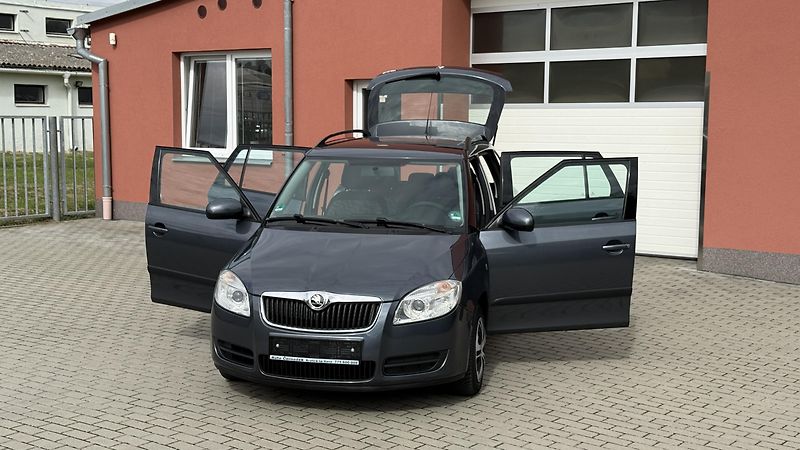 Škoda Fabia (2010) 1.4 16V*63kW*AMBIENTE*PĚKNÁ* - fotka 20 z 21