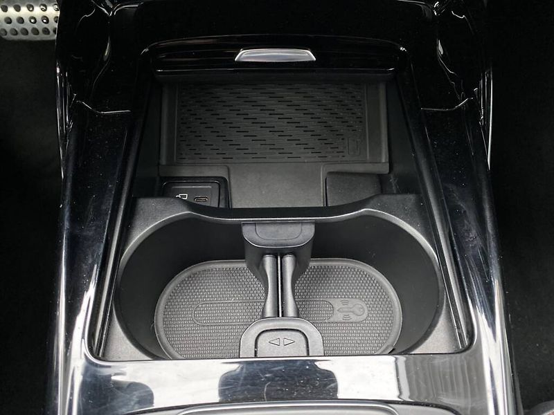 Mercedes-Benz Třídy A (2020) 45 S AMG 4M+ - fotka 24 z 27