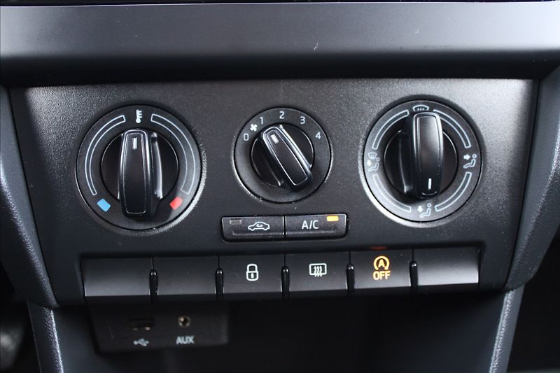 Škoda Rapid 1,4 TDI  NOVÉ V ČR - fotka 14 z 32