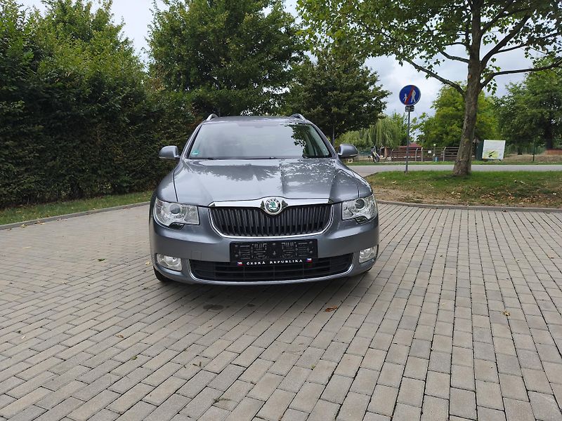 Škoda Superb 2.0 tdi Ambition - fotka 15 z 26
