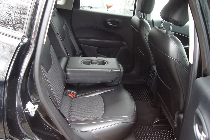 Jeep Compass (2019) LIMITED 2.0 CRD, 4x4 - fotka 40 z 86